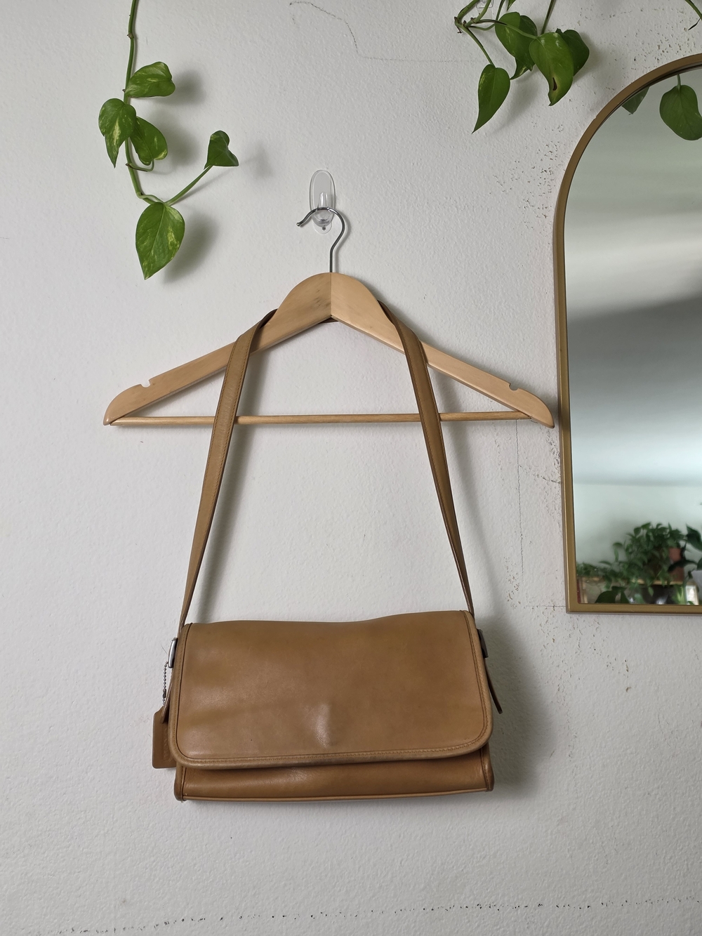 Coach Tan Leather Shoulder Bag 9072 Silver Hardware